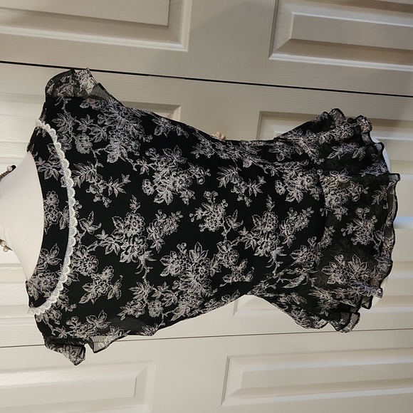 Loft,  Excellent condition,  Women's Top,   lined, Polyester,  Size 4 - Picture 4 of 8